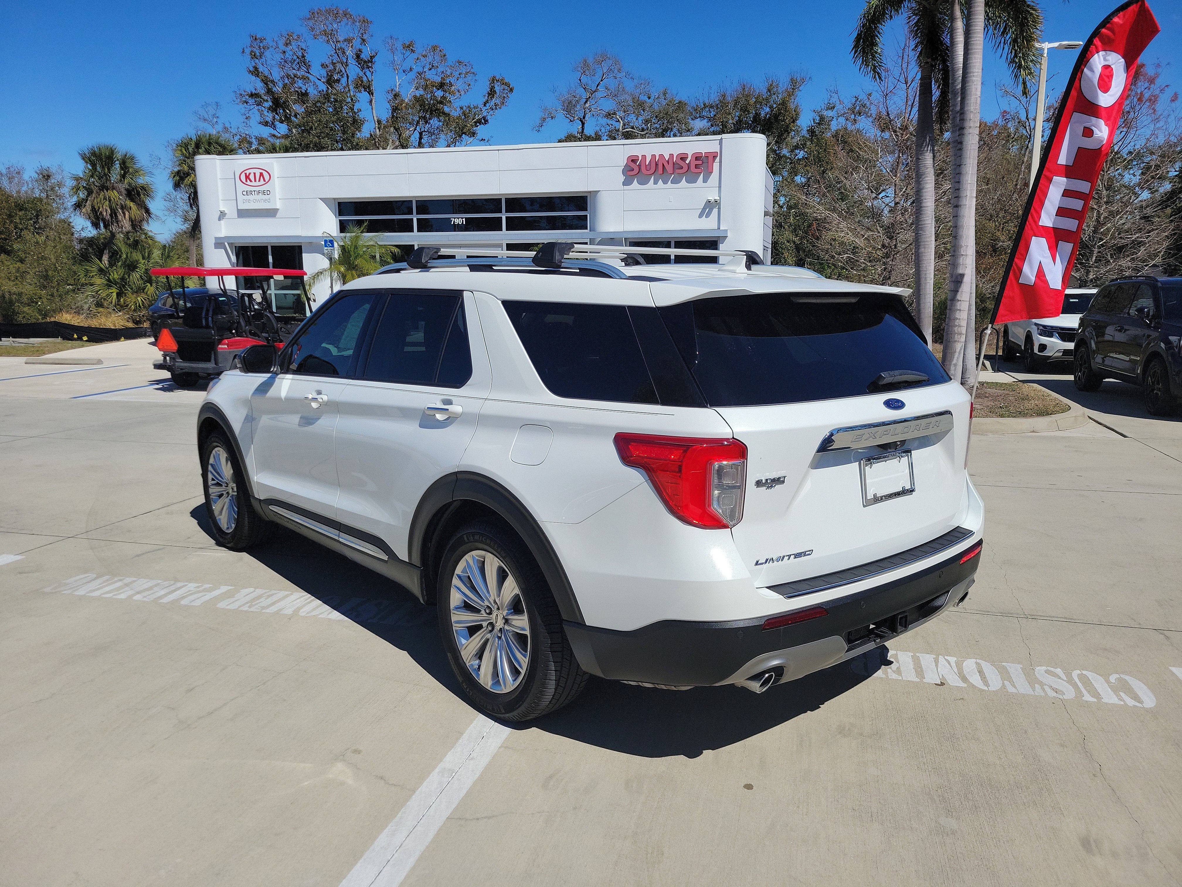 Used 2021 Ford Explorer Limited w/ Equipment Group 301A image 6