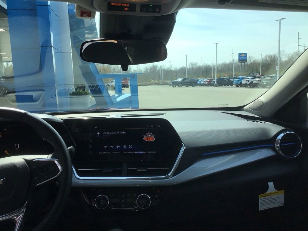 Used 2024 Chevrolet Trax LT w/ Driver Confidence Package image 17