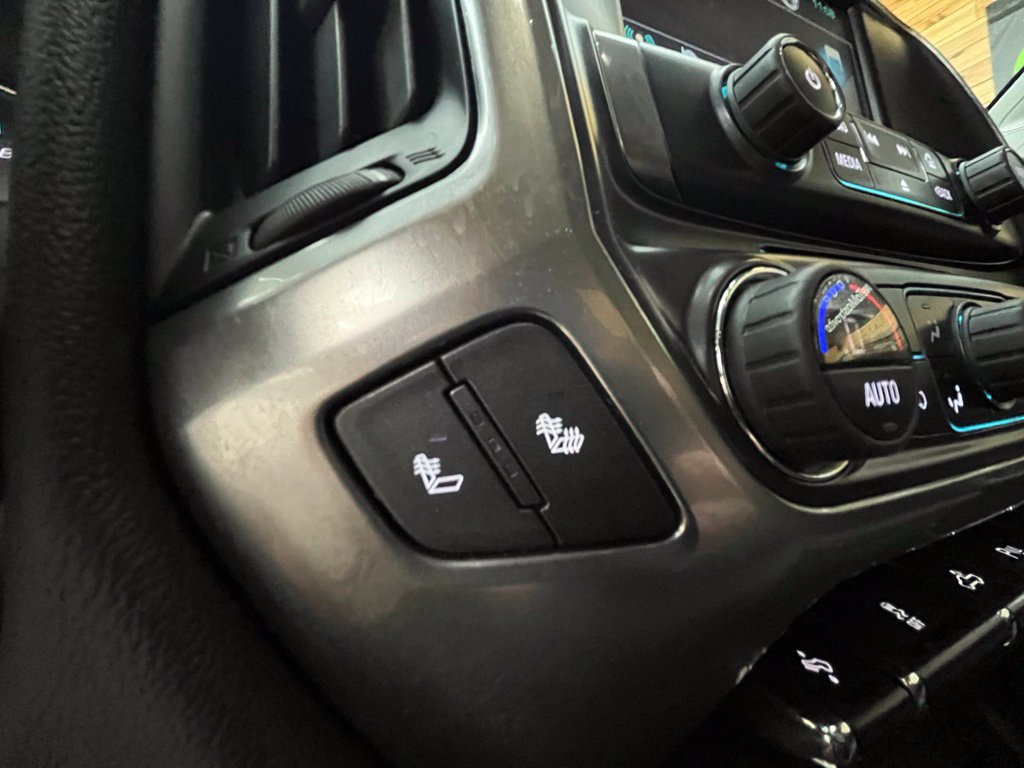 Used 2018 Chevrolet Silverado 1500 LT w/ All Star Edition AWD/4WD image 42