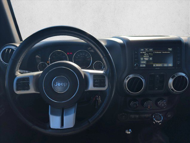 Used 2015 Jeep Wrangler Unlimited Rubicon AWD/4WD image 21