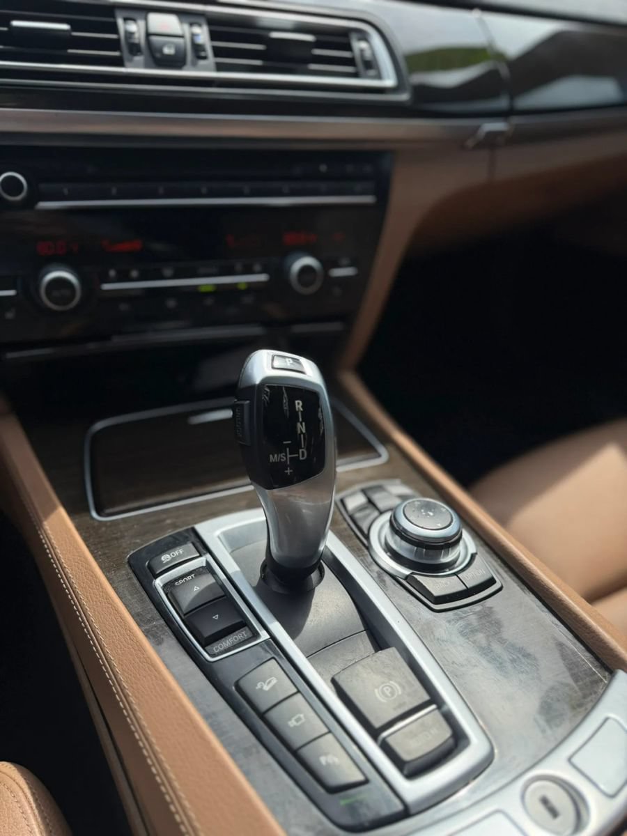 Used 2013 BMW 740Li xDrive AWD/4WD image 27