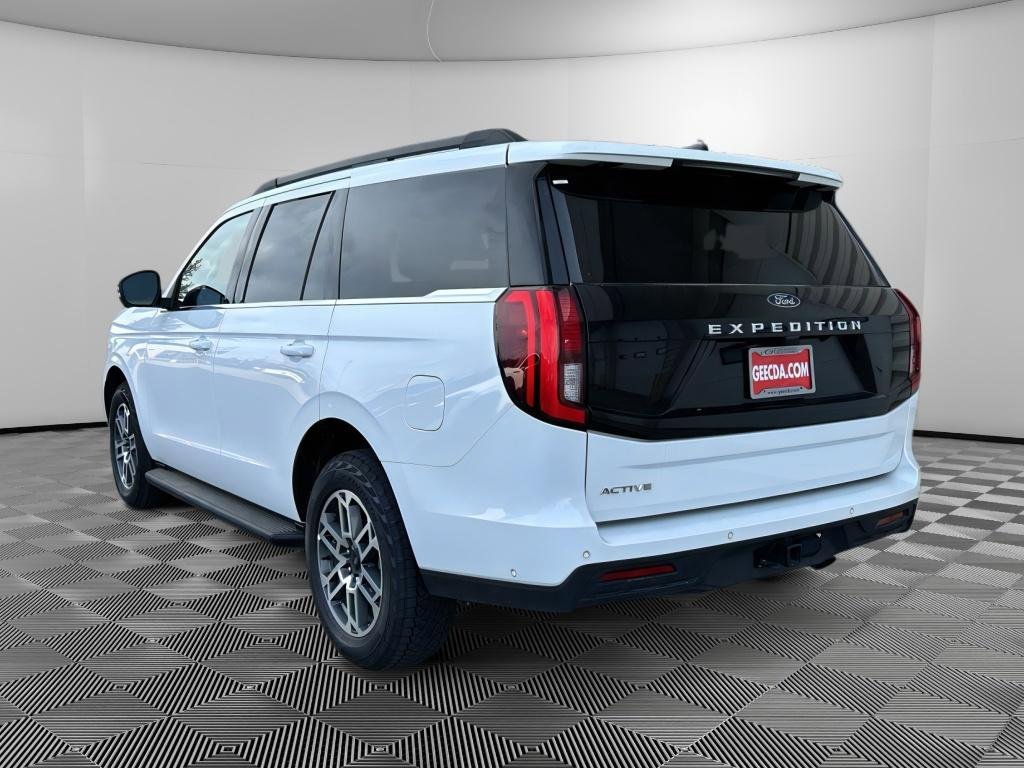 Used 2025 Ford Expedition Active AWD/4WD image 6