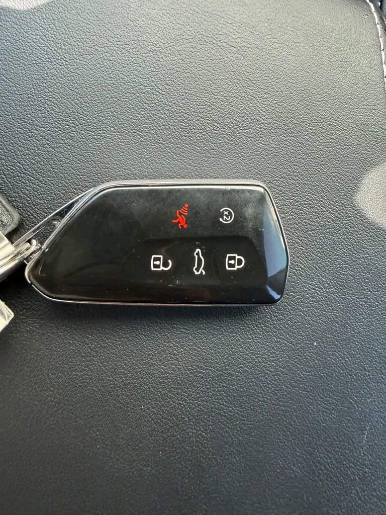 Used 2024 Volkswagen Atlas SE w/ Black Wheel Package image 19