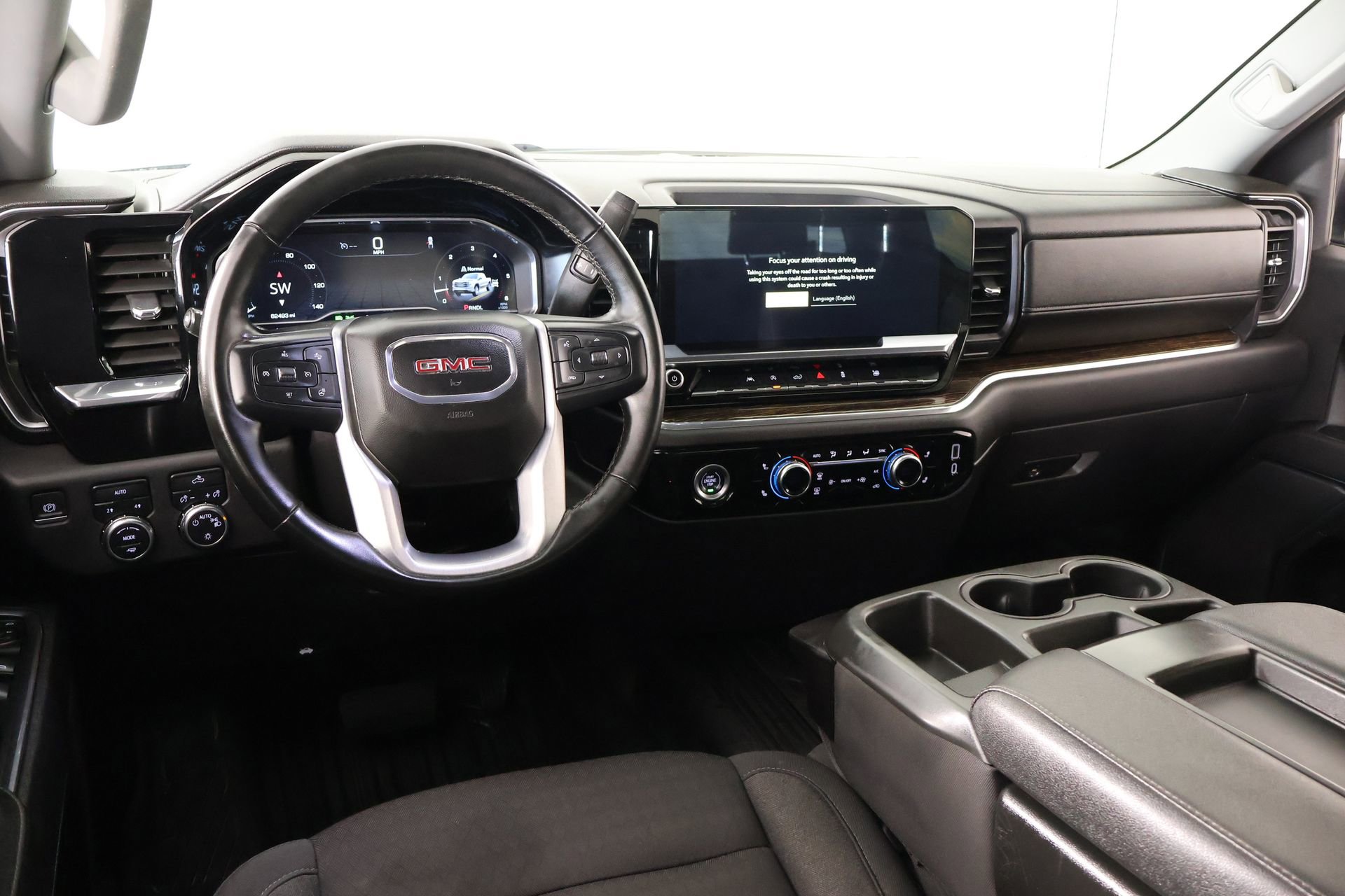Used 2023 GMC Sierra 1500 SLE AWD/4WD image 2