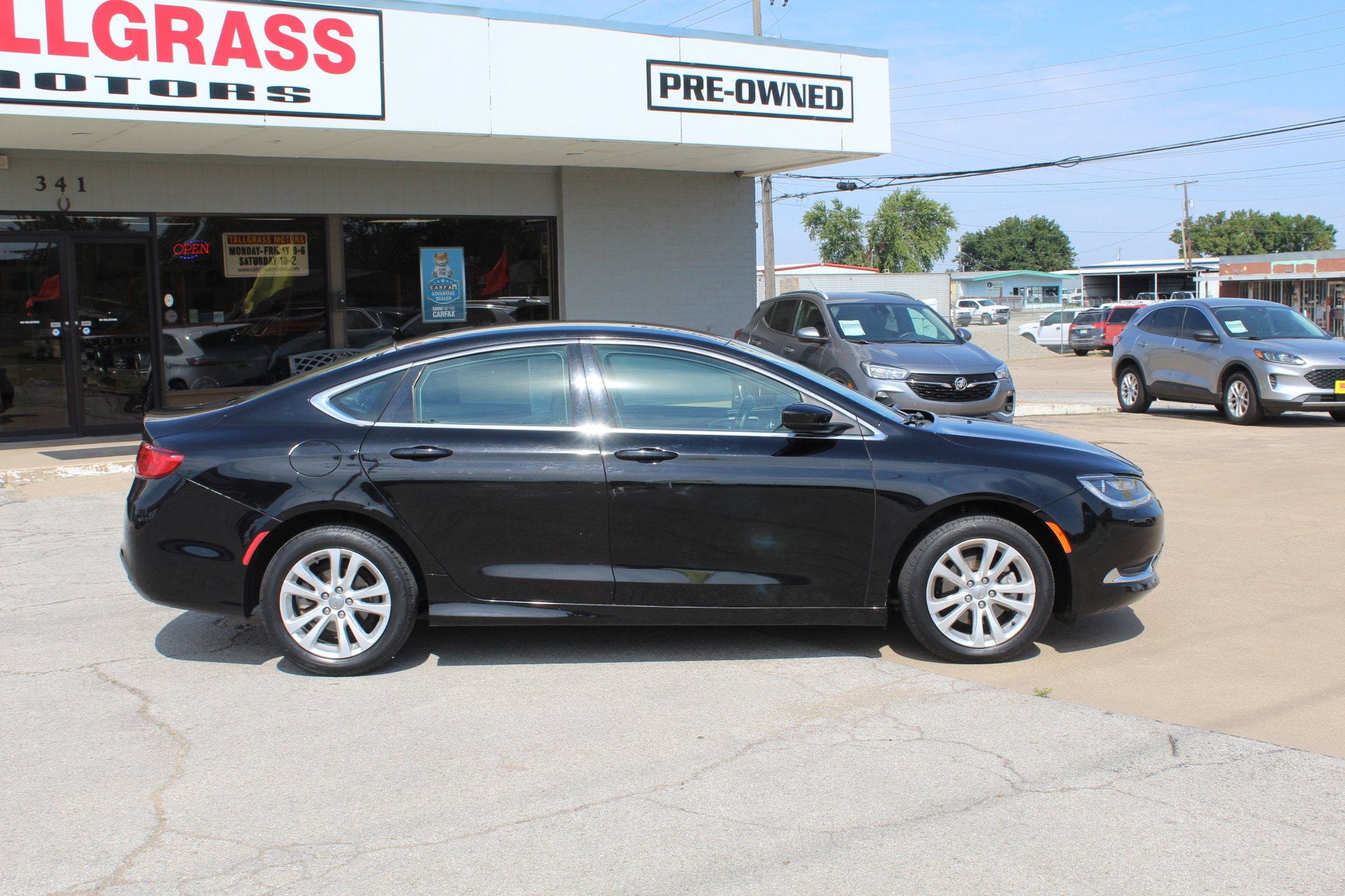 Used 2015 Chrysler 200 Limited FWD image 3