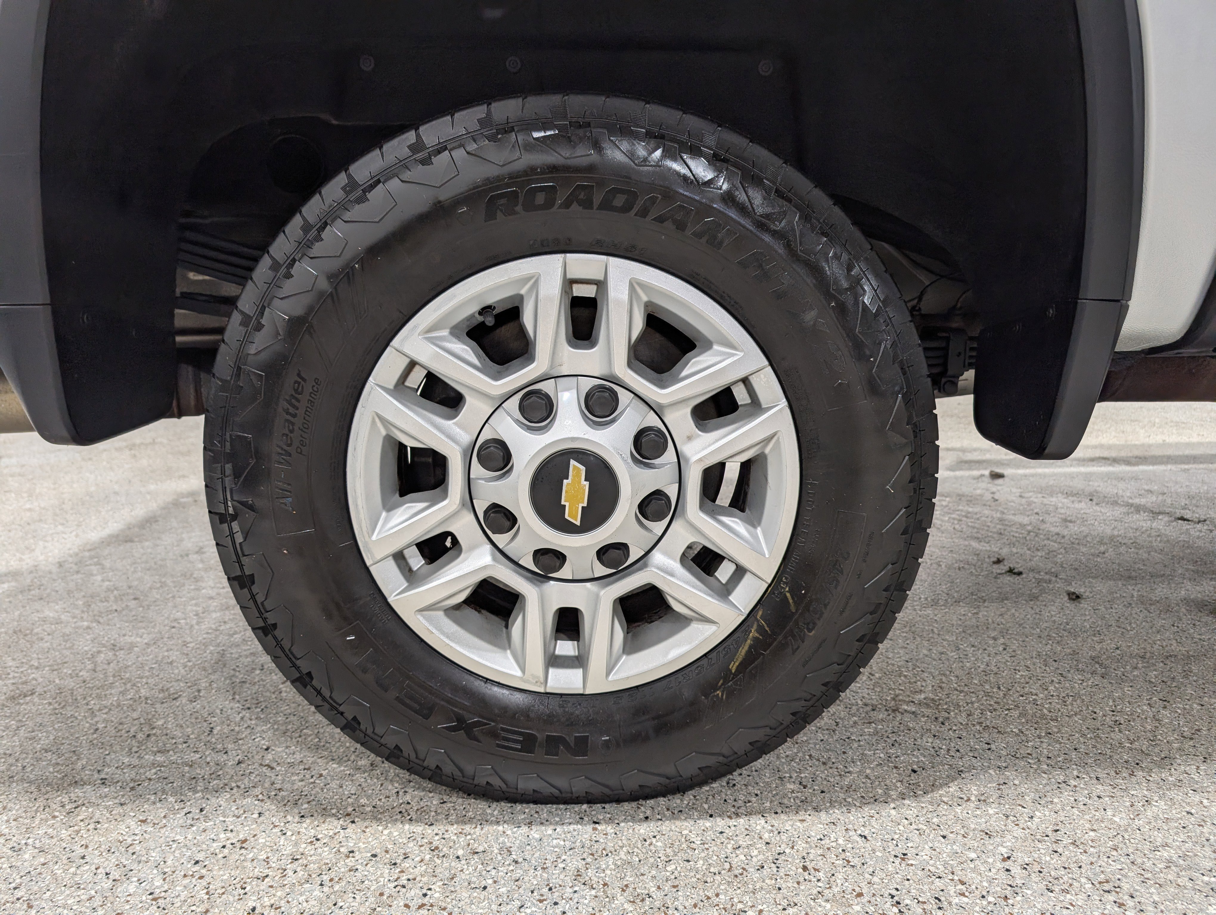 Used 2020 Chevrolet Silverado 2500 LT w/ Convenience Package image 13