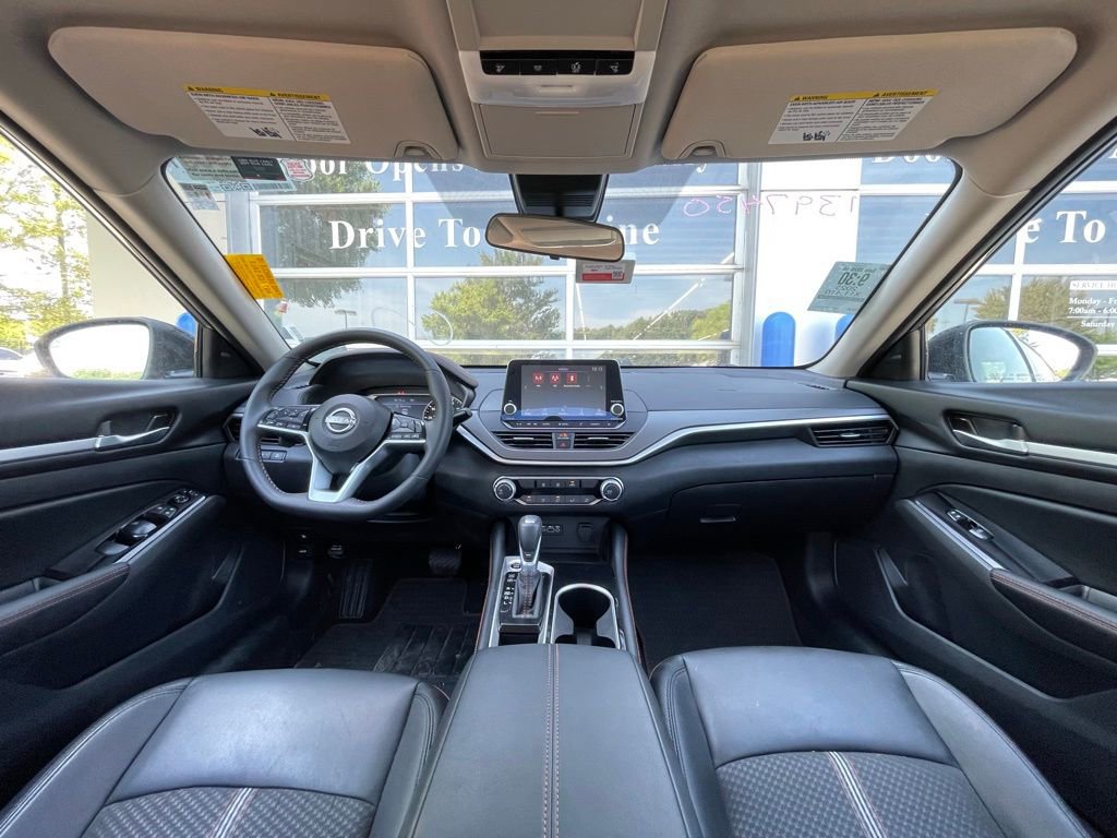 Used 2025 Nissan Altima 2.5 SR FWD image 28