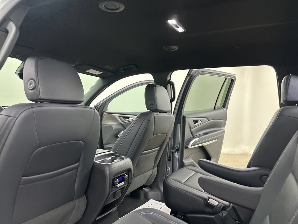 New 2026 Chevrolet Traverse LT w/ Driver Confidence Package AWD/4WD image 26