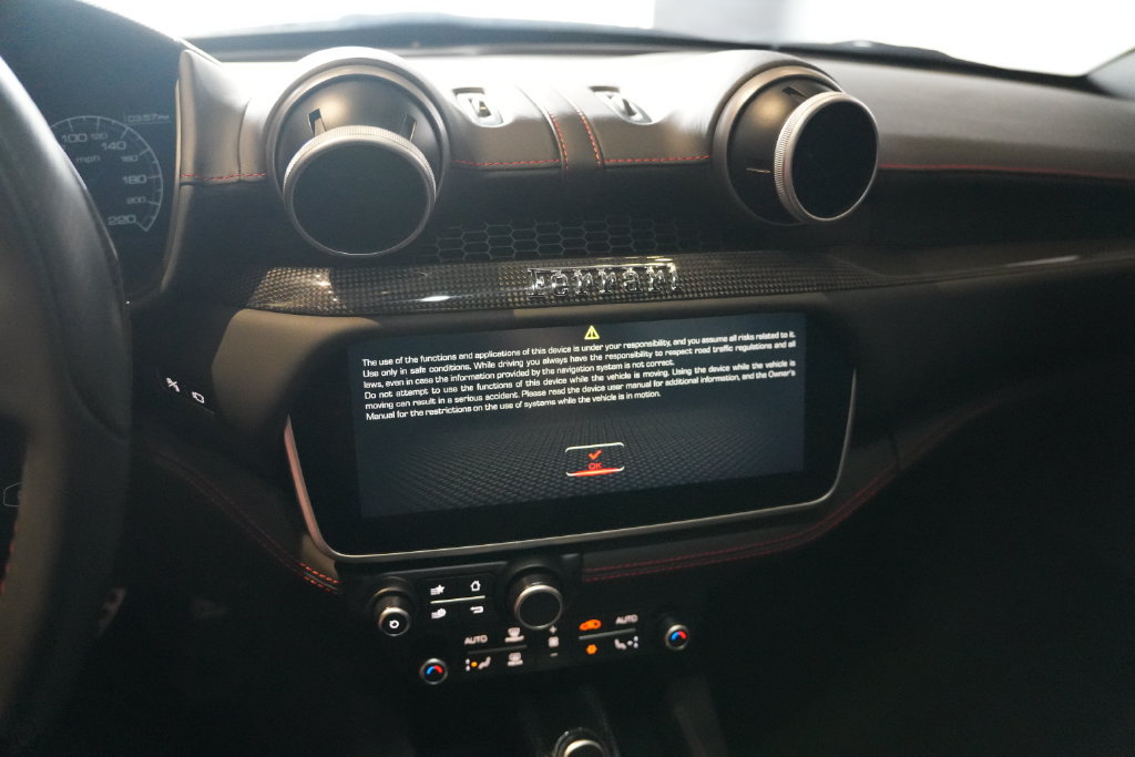 Used 2019 Ferrari Portofino RWD image 25