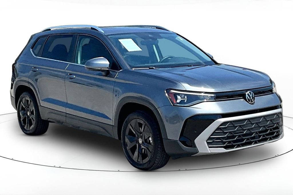 Certified 2025 Volkswagen Taos SE w/ Panoramic Sunroof Package 360° Tour