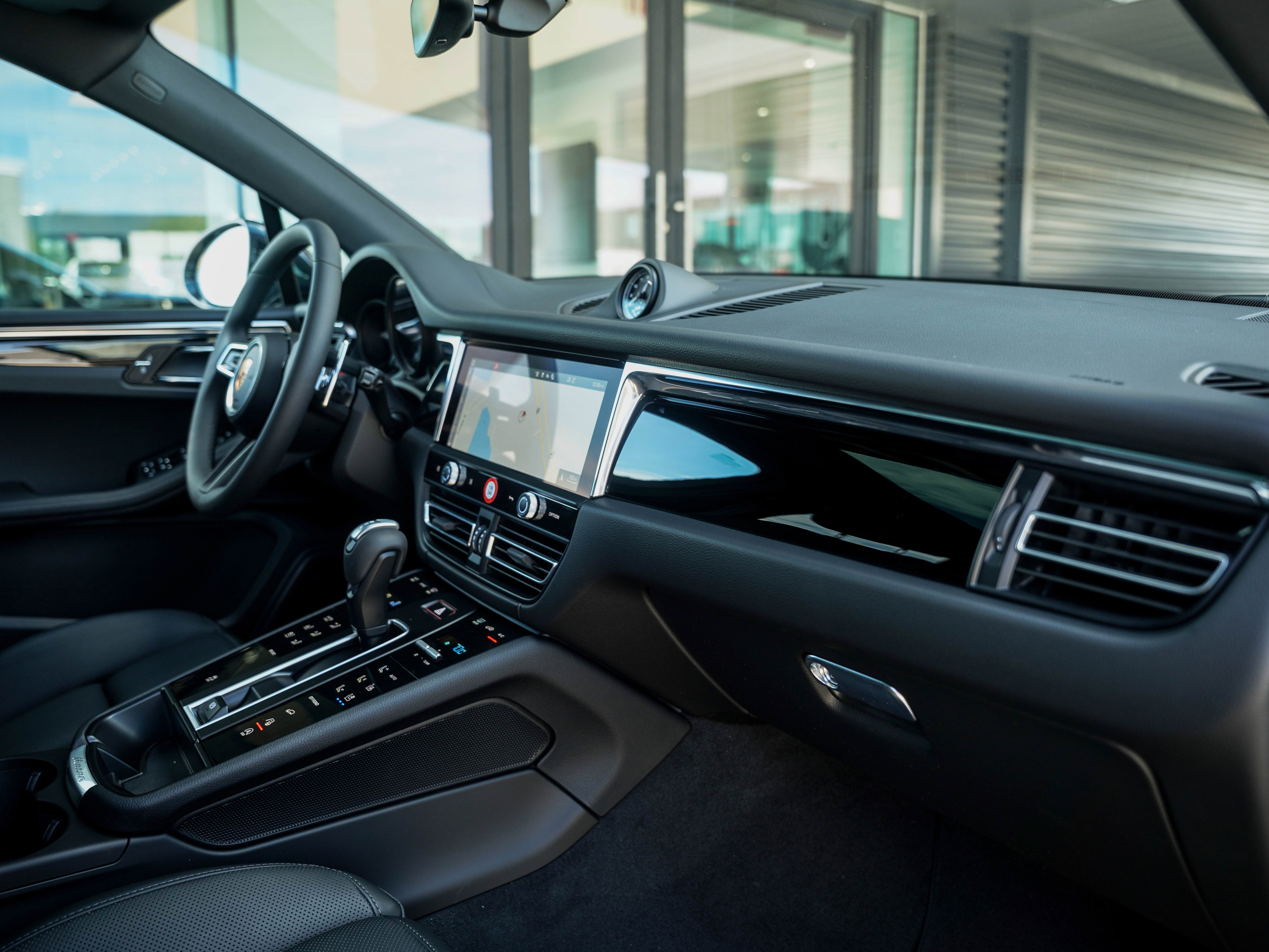 New 2026 Porsche Macan image 32