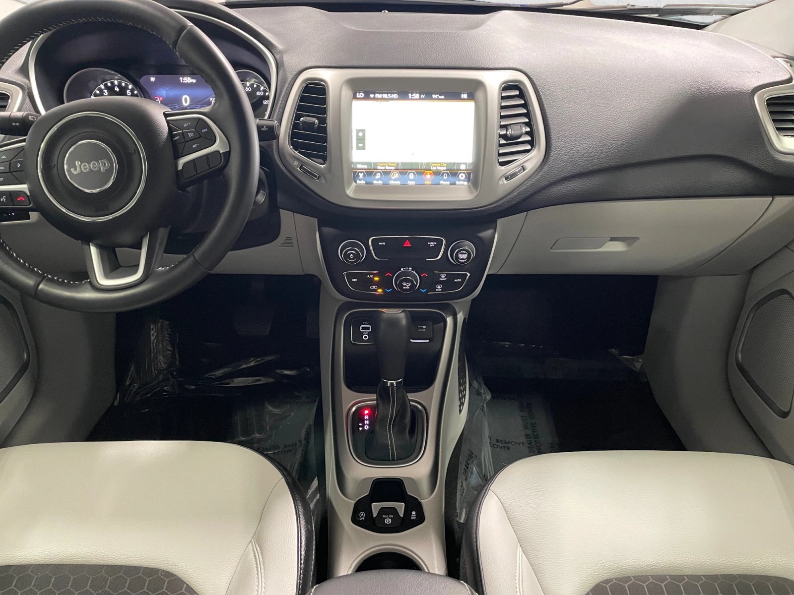Used 2017 Jeep Compass Latitude w/ Popular Equipment Group FWD image 20