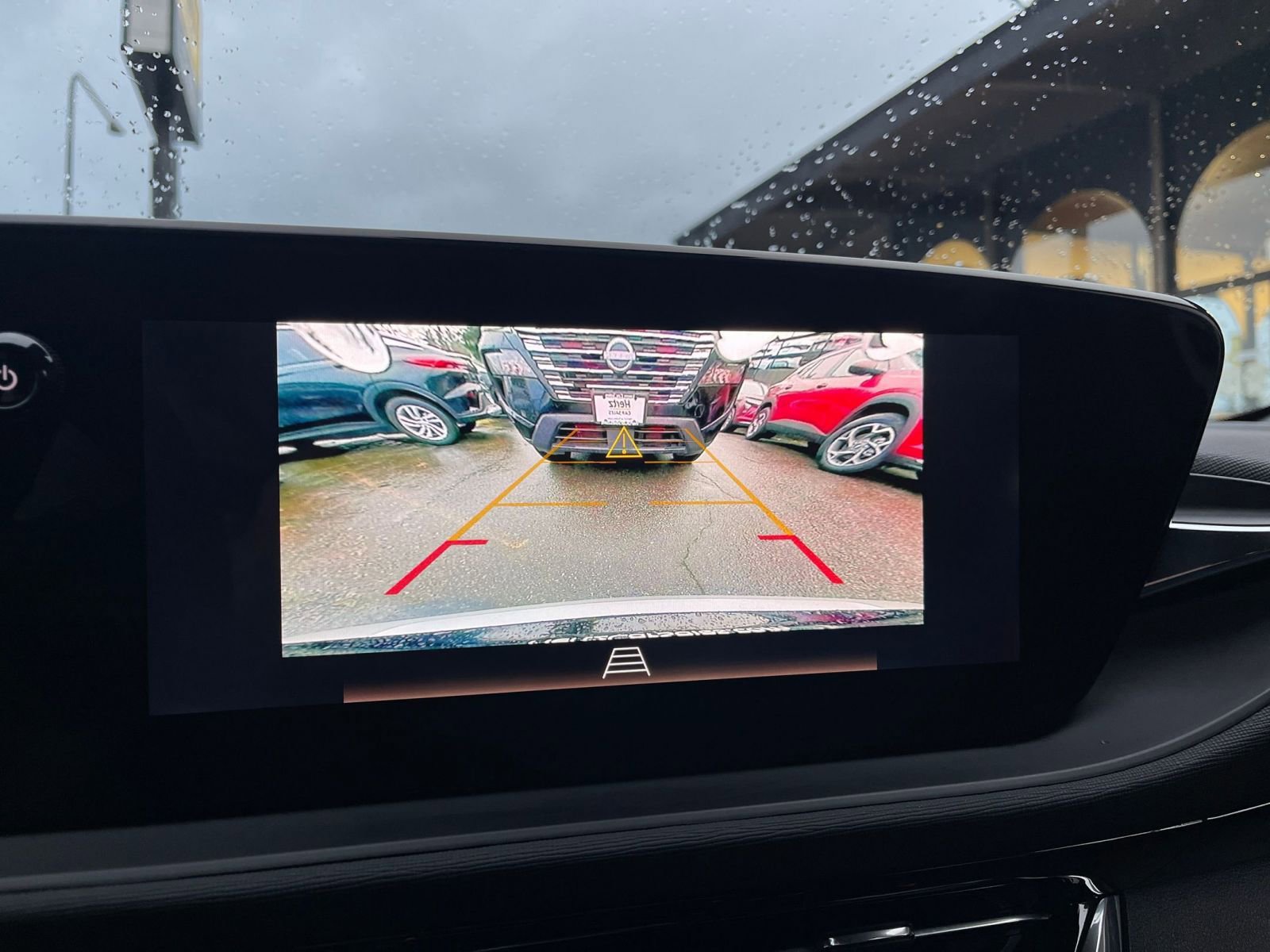 Used 2025 Buick Envista Sport Touring image 24