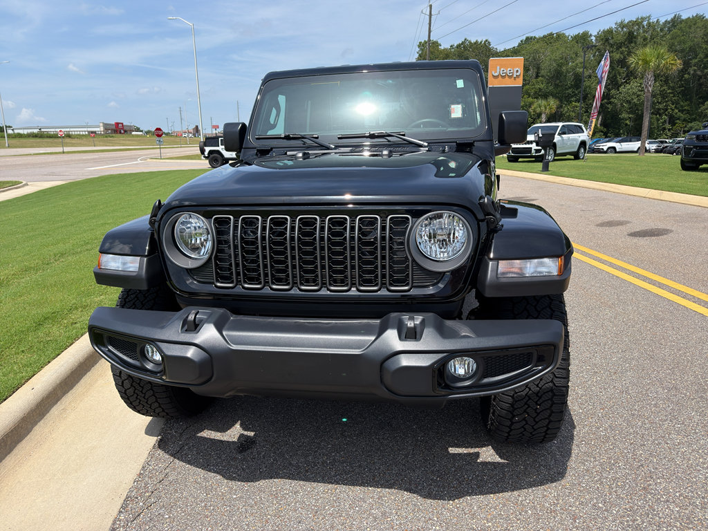 Used 2025 Jeep Gladiator Sport AWD/4WD image 11