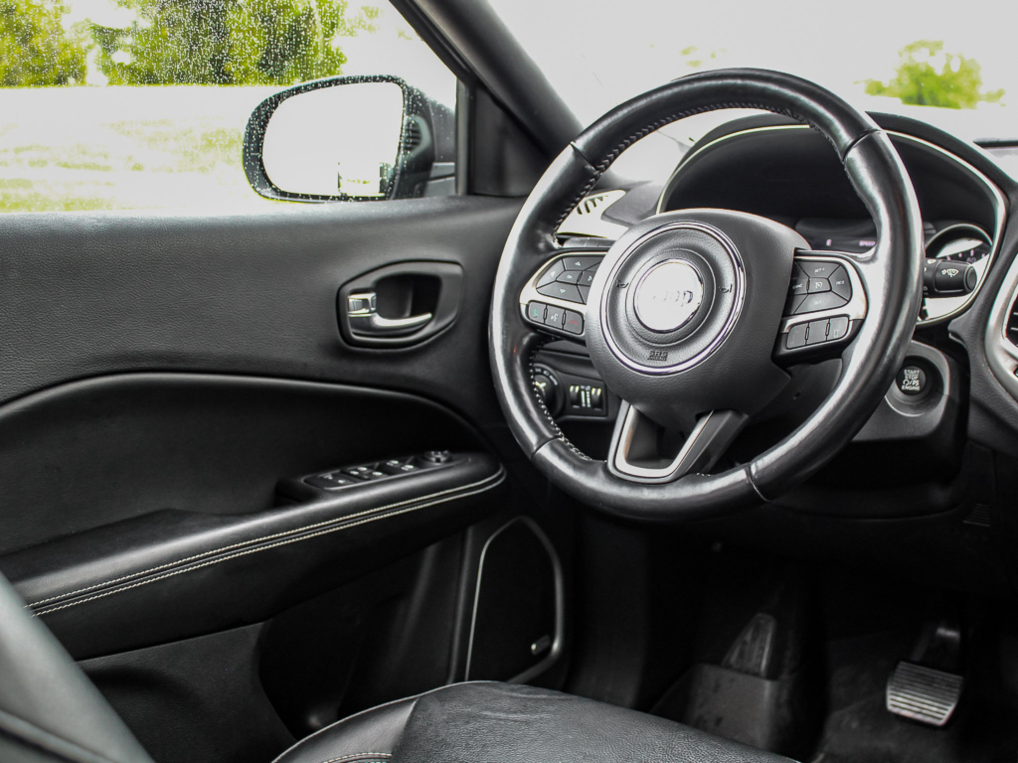 Used 2021 Jeep Compass Latitude w/ Sun and Sound Group AWD/4WD image 35