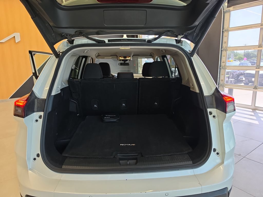 Used 2024 Nissan Rogue SV AWD/4WD image 28