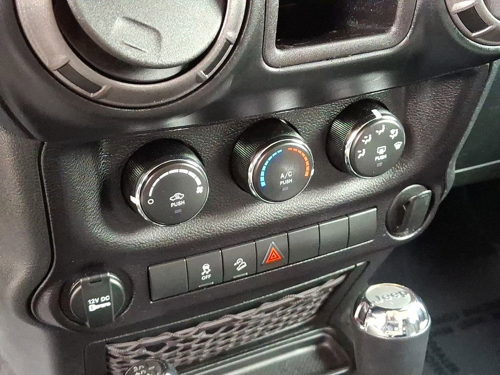 Used 2018 Jeep Wrangler Unlimited Sport image 16