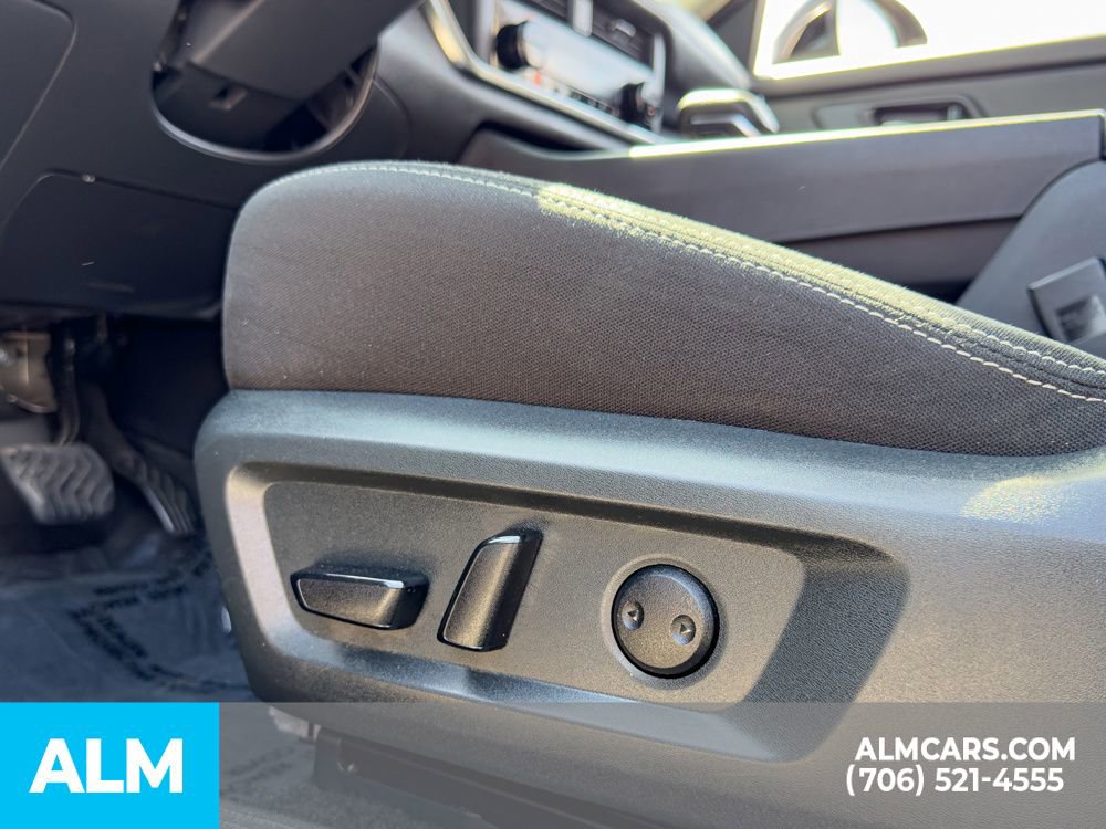 Used 2025 Nissan Rogue SV image 11