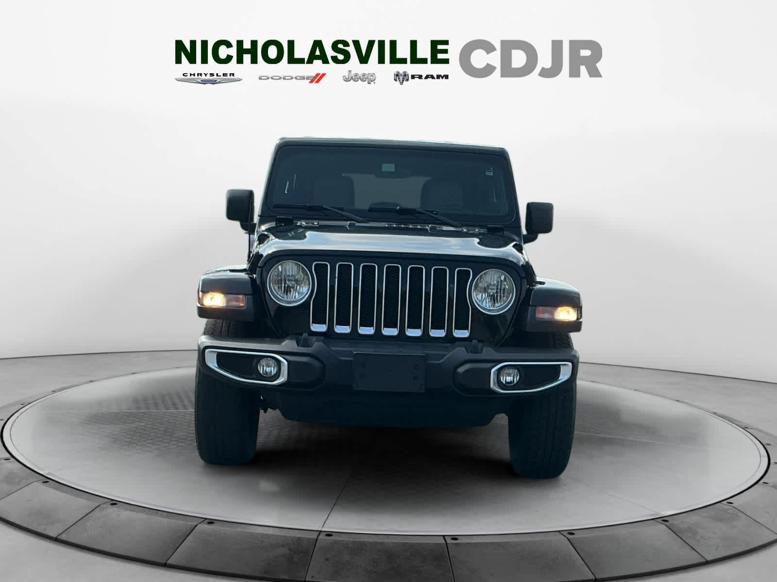 Used 2018 Jeep Wrangler Unlimited Sahara AWD/4WD image 8