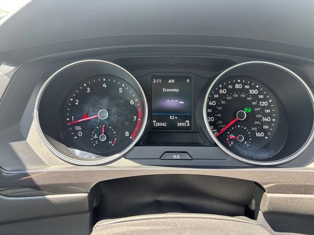 Used 2018 Volkswagen Tiguan SEL AWD/4WD image 15