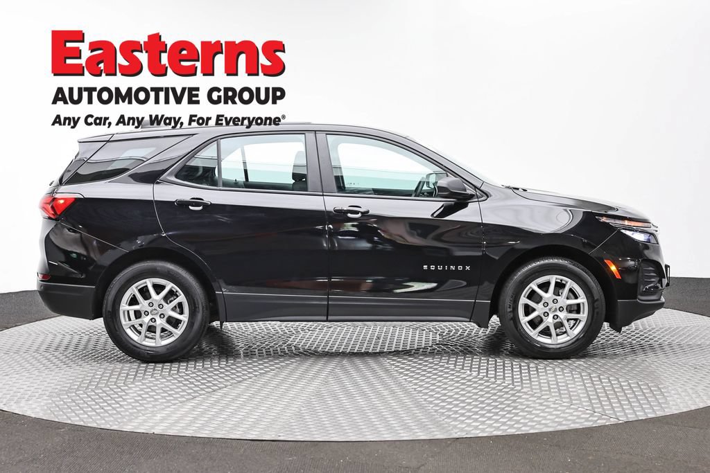 Used 2024 Chevrolet Equinox LS w/ Driver Confidence II Package FWD image 4