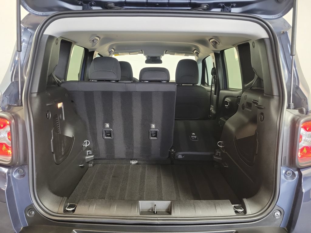 Used 2022 Jeep Renegade Latitude AWD/4WD image 26