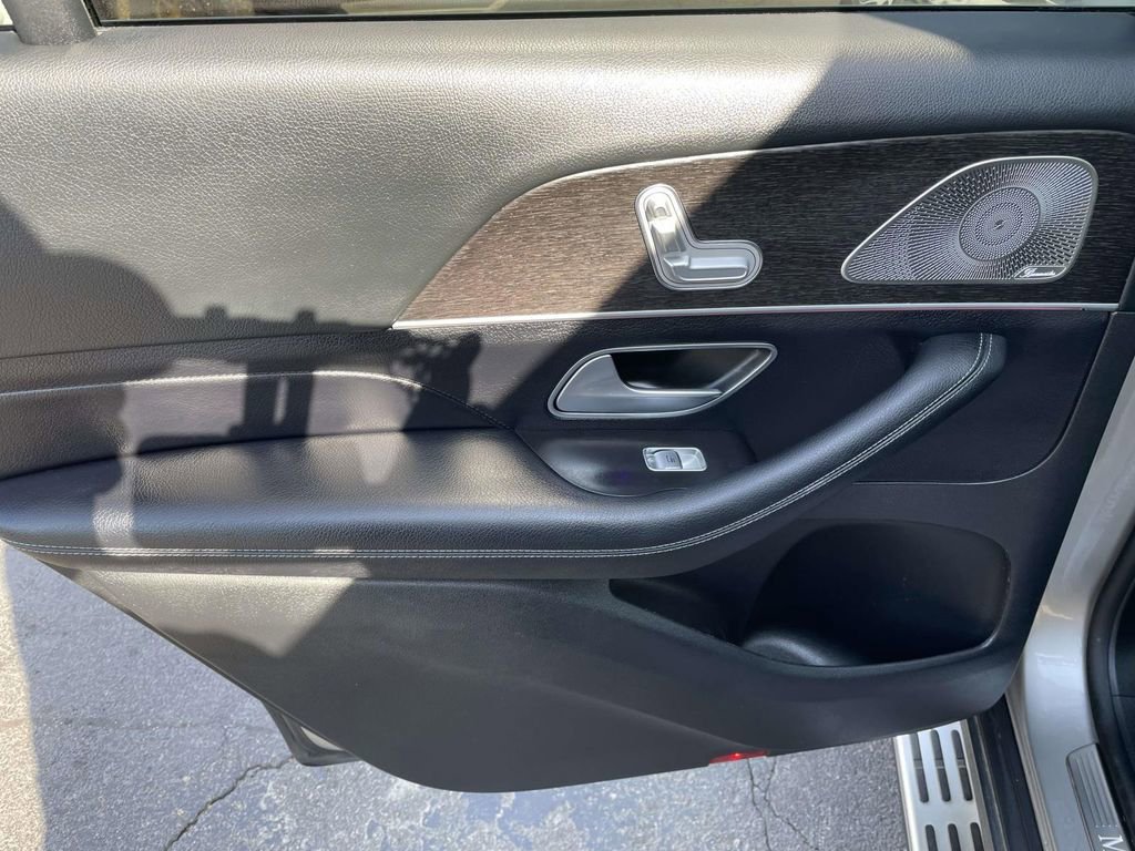 Used 2021 Mercedes-Benz GLS 450 4MATIC image 19