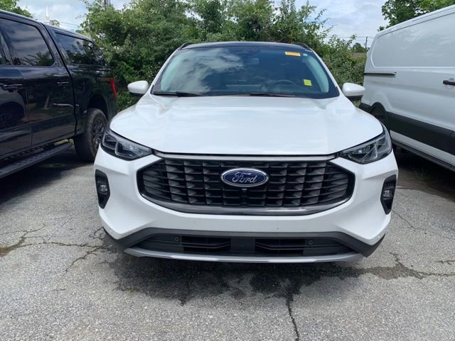 Used 2024 Ford Escape SE w/ PHEV Premium Package FWD image 3