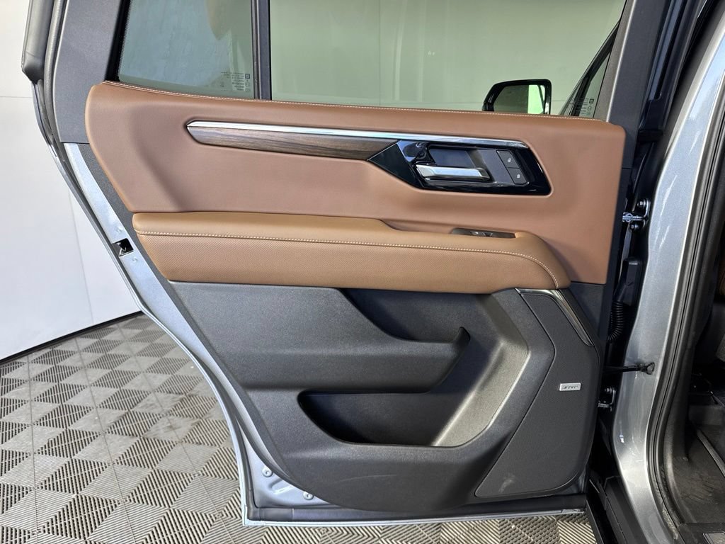 New 2026 Chevrolet Tahoe High Country AWD/4WD image 34