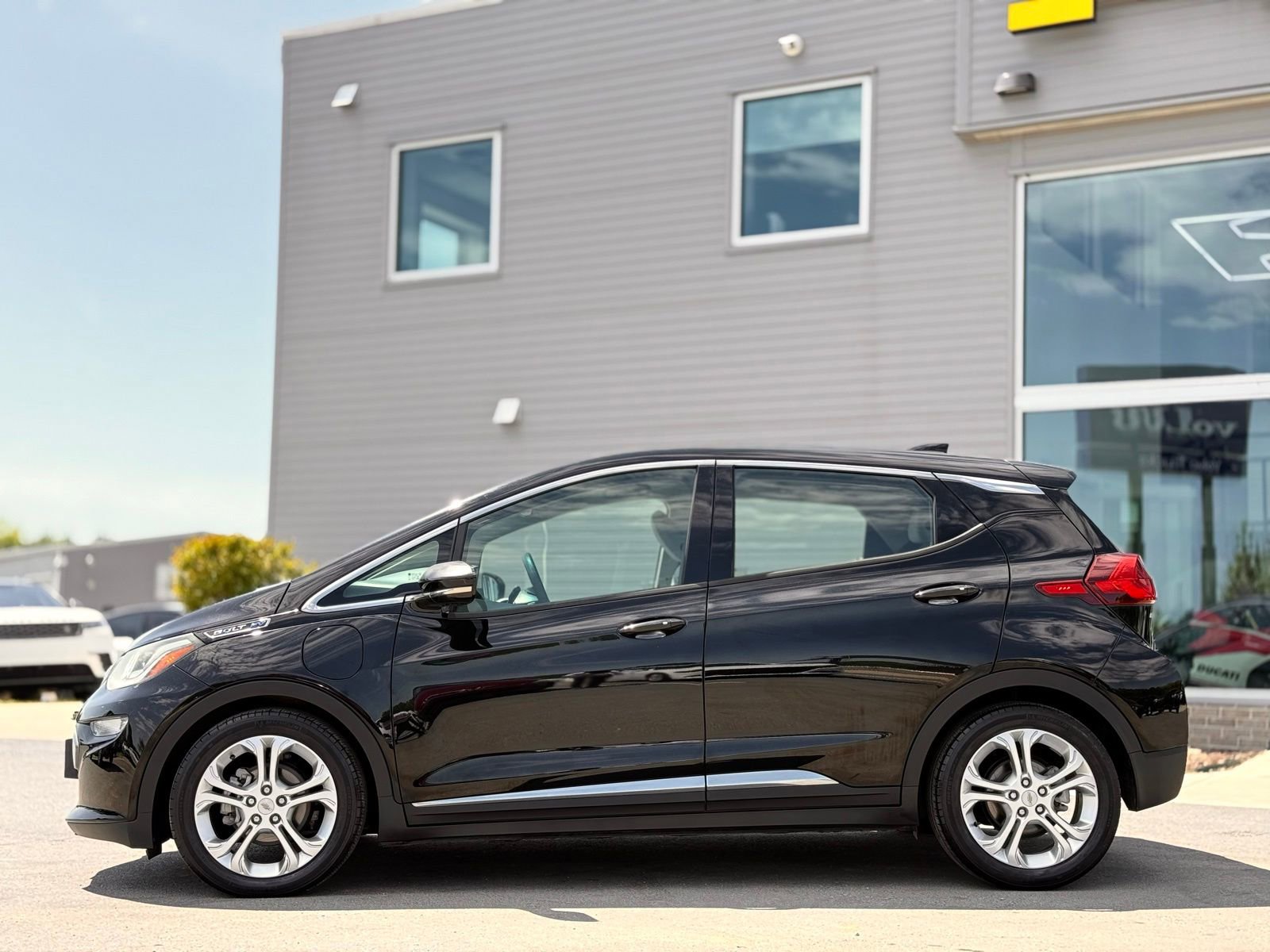 Used 2018 Chevrolet Bolt LT FWD image 13