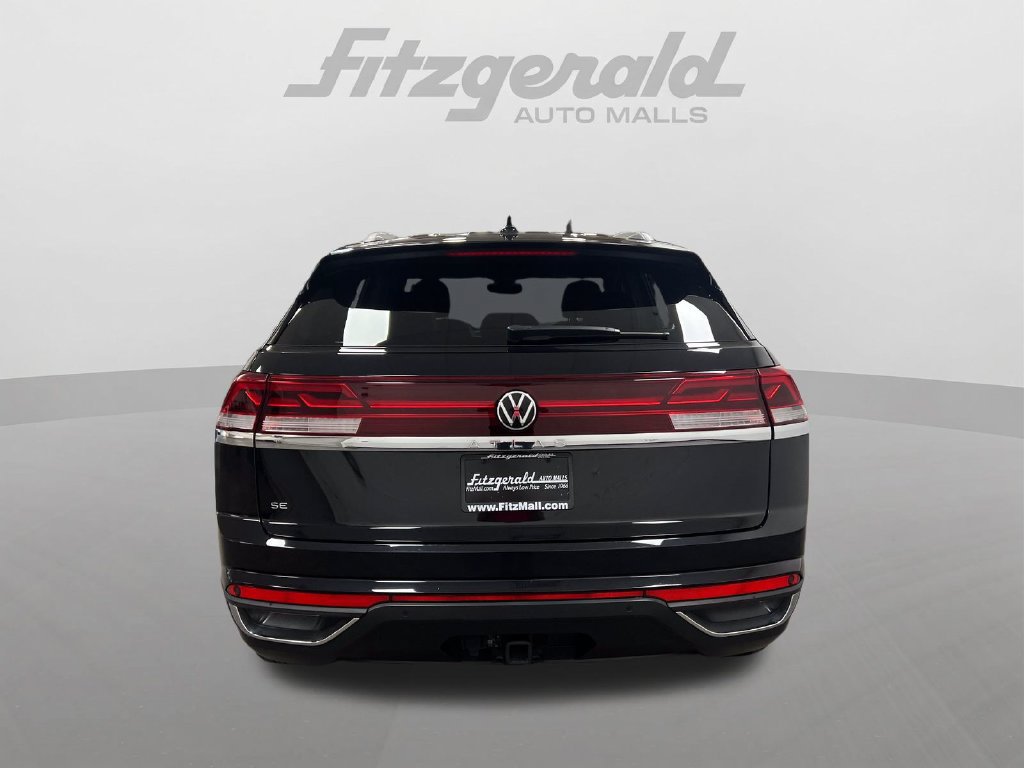 Used 2024 Volkswagen Atlas Cross Sport SE FWD image 5