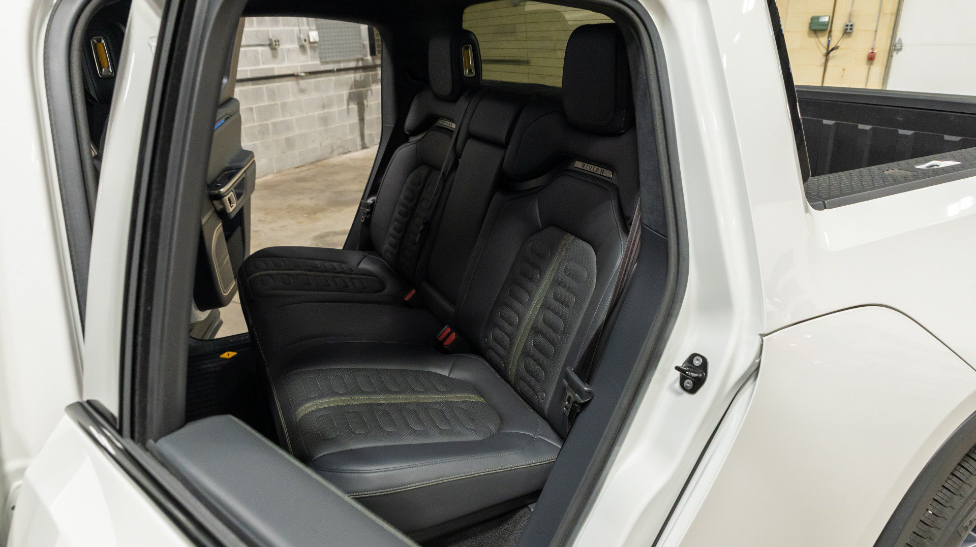 Used 2022 Rivian R1T Adventure AWD/4WD image 61