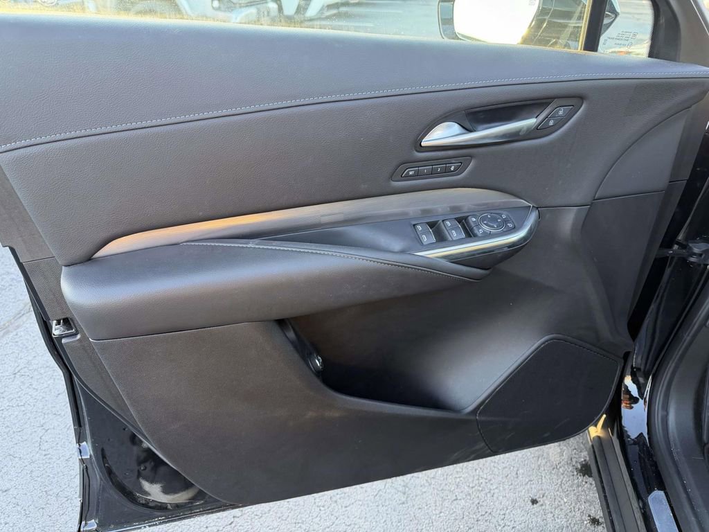 Certified 2025 Cadillac XT4 Premium Luxury image 16