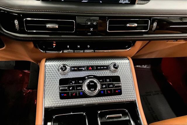 Used 2023 Lincoln Aviator Black Label w/ Class IV Trailer Tow Package image 28