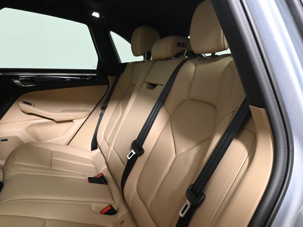 New 2026 Porsche Macan AWD/4WD image 36