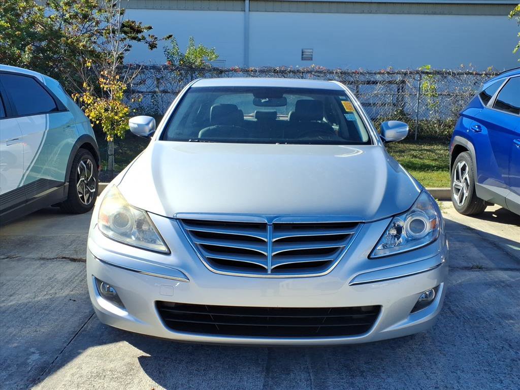 Used 2011 Hyundai Genesis 3.8 image 2