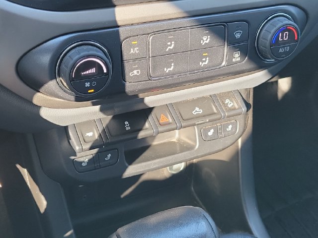 Used 2018 Chevrolet Colorado Z71 AWD/4WD image 17