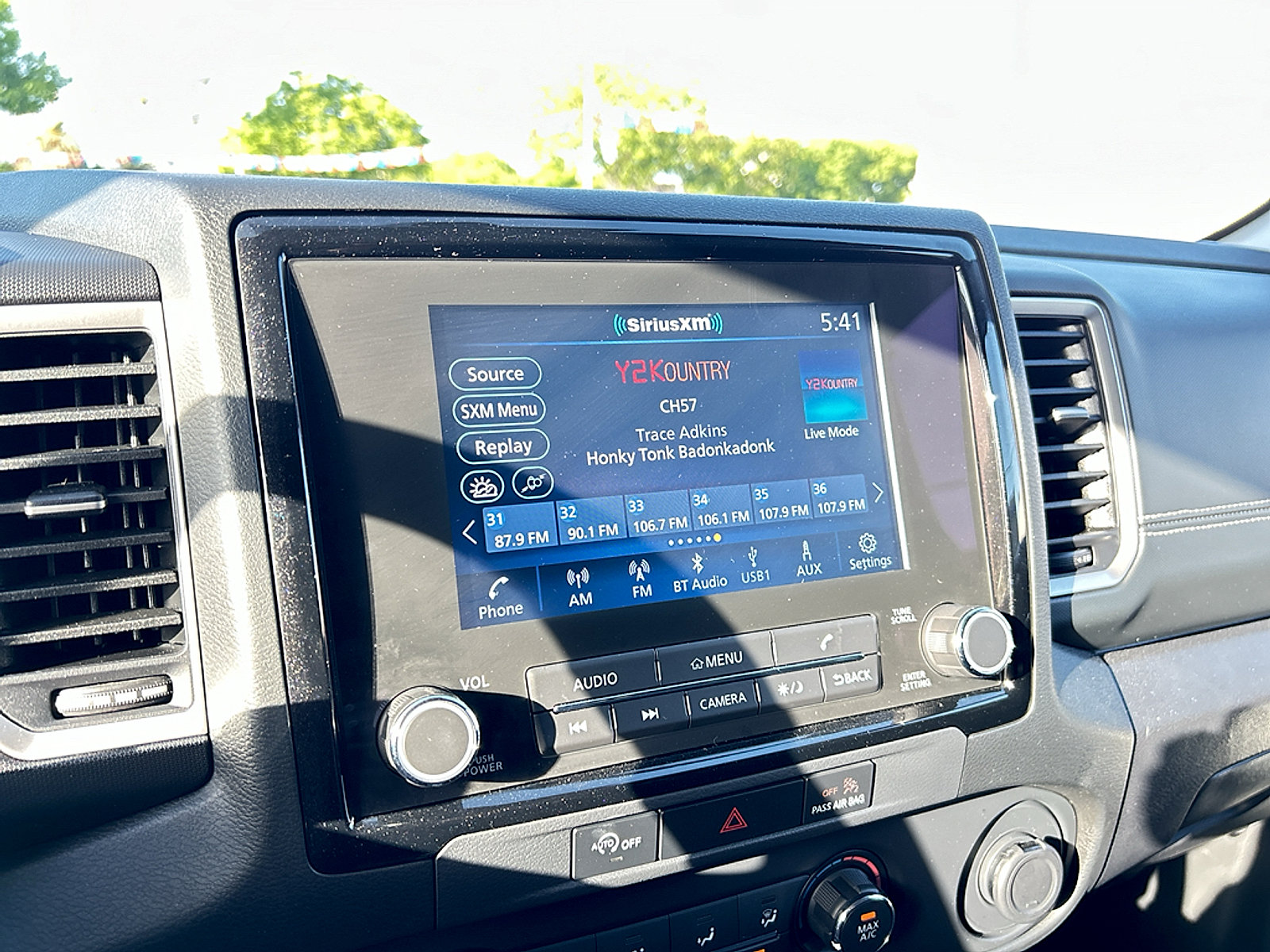 Used 2023 Nissan Frontier SV w/ Tow Package RWD image 18