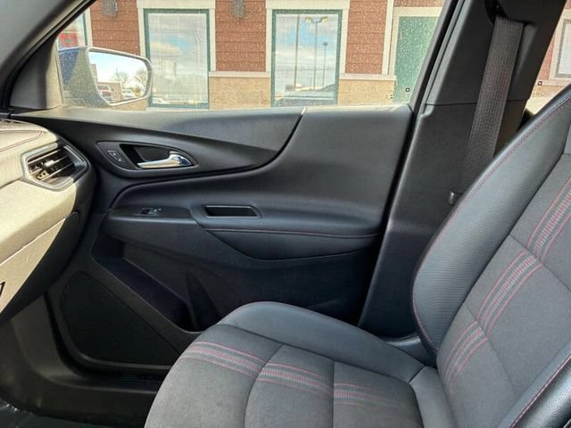 Used 2023 Chevrolet Equinox RS FWD image 16