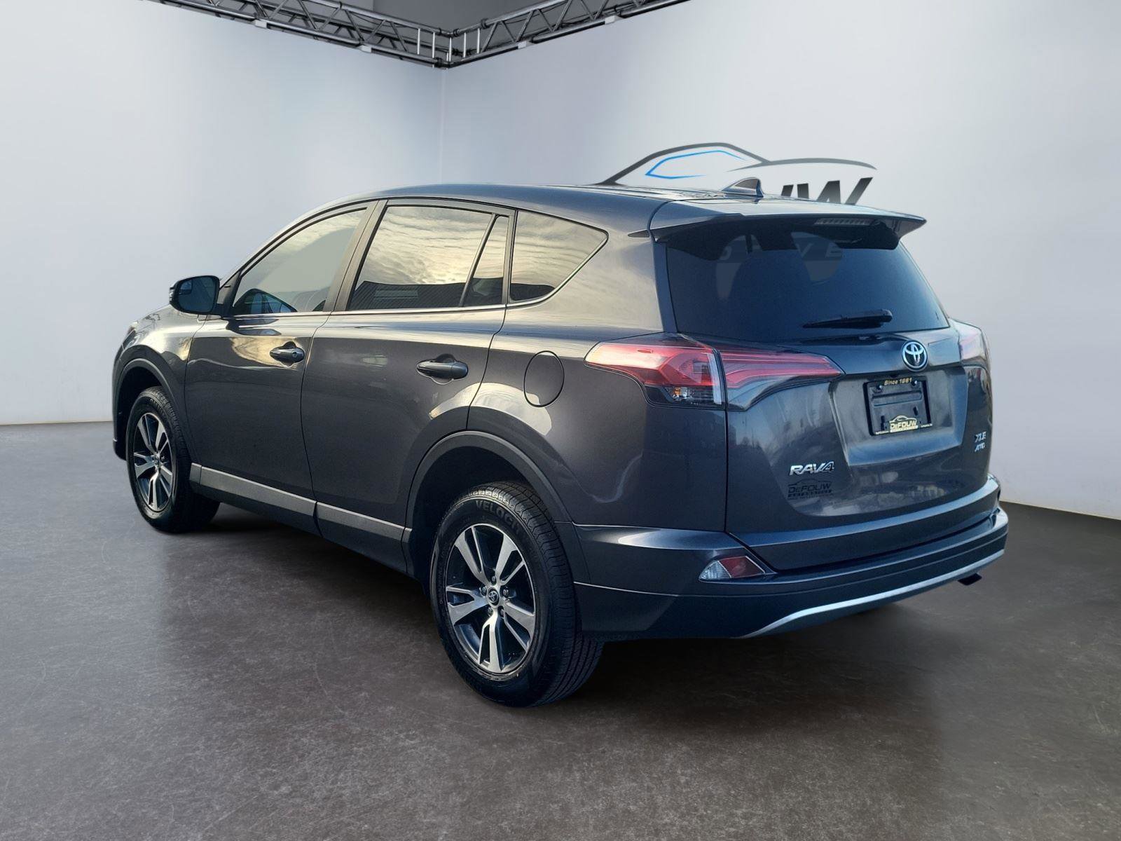 Used 2018 Toyota RAV4 XLE image 5