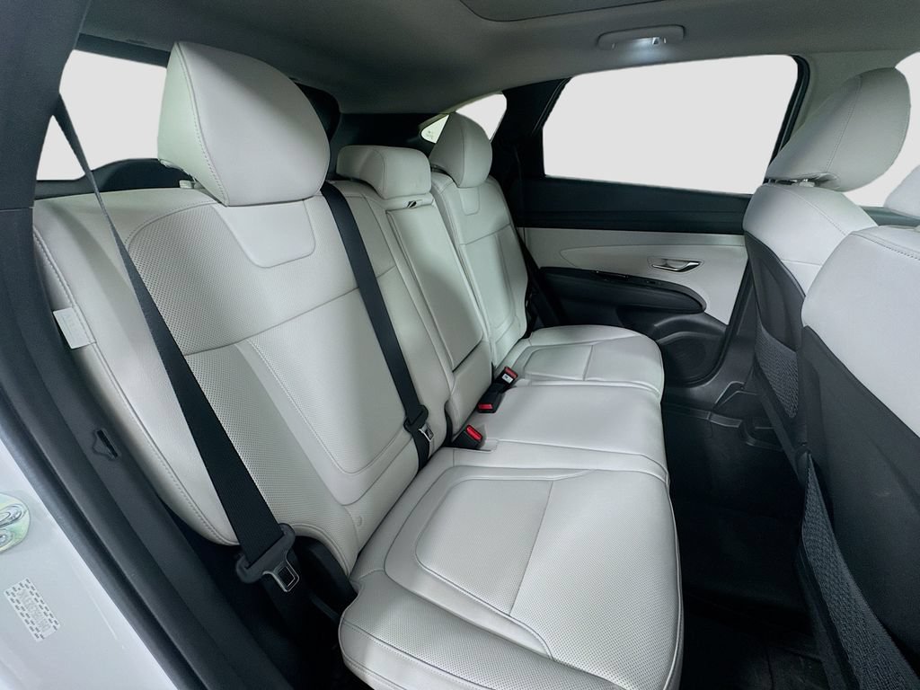 Used 2025 Hyundai Tucson Limited FWD image 30