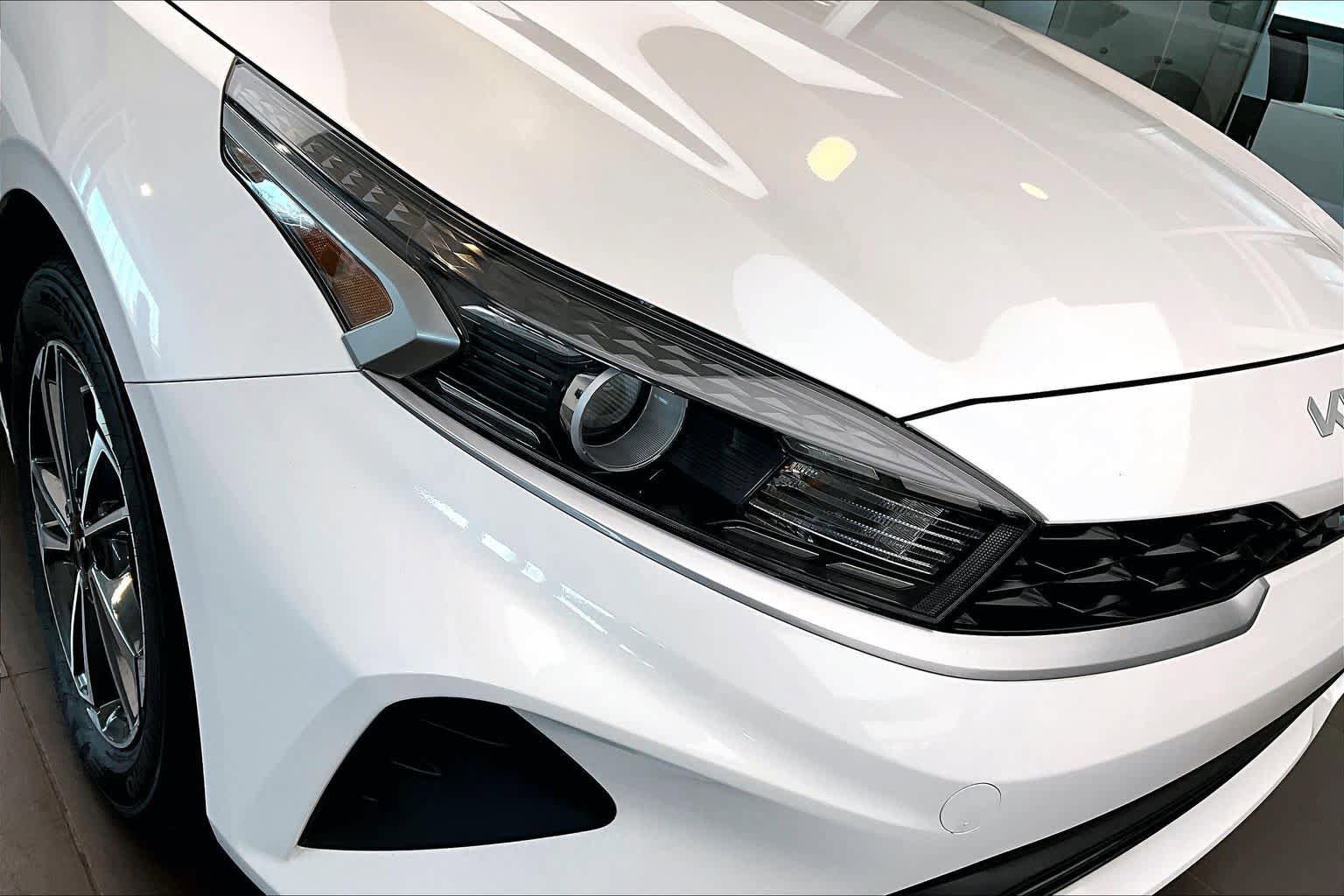 Used 2022 Kia Forte LXS FWD image 25