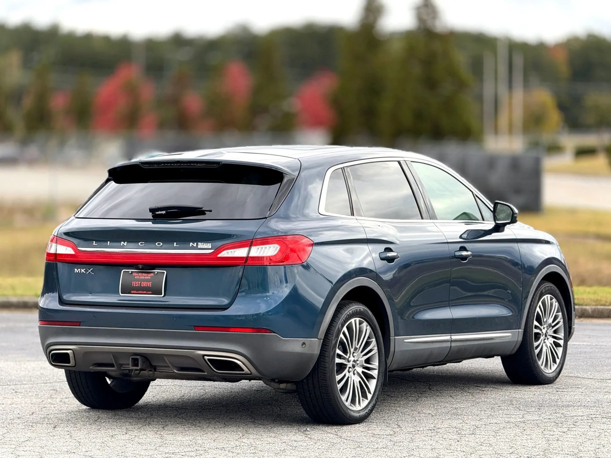 Used 2016 Lincoln MKX Reserve w/ Technology Package image 9