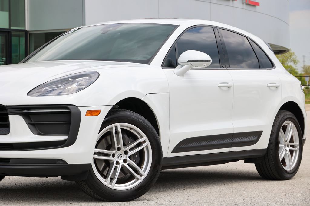 Certified 2023 Porsche Macan Turbo AWD/4WD image 9
