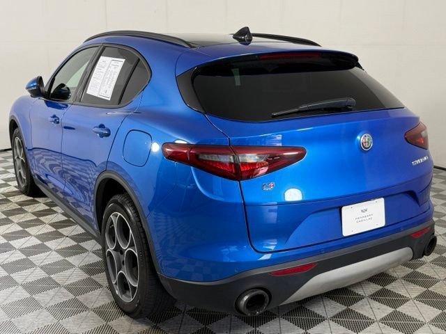 Used 2018 Alfa Romeo Stelvio Sport w/ Quick Order Package 22J Sport AWD/4WD image 5