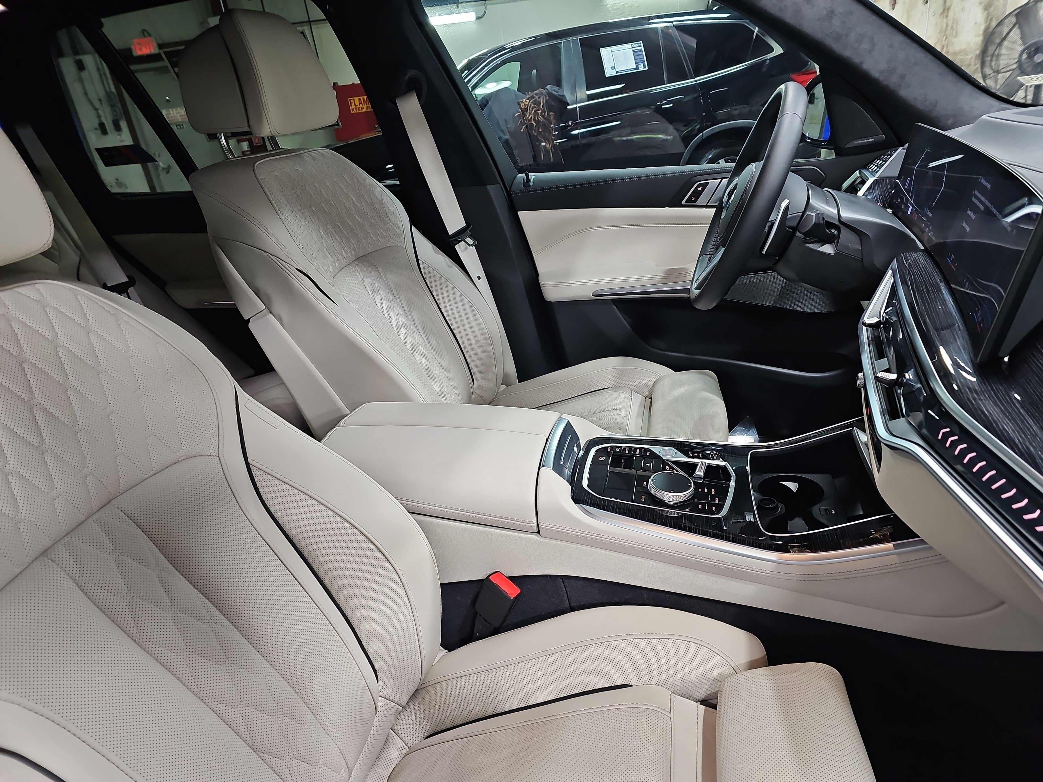 Used 2025 BMW X5 xDrive40i w/ M Sport Package image 10