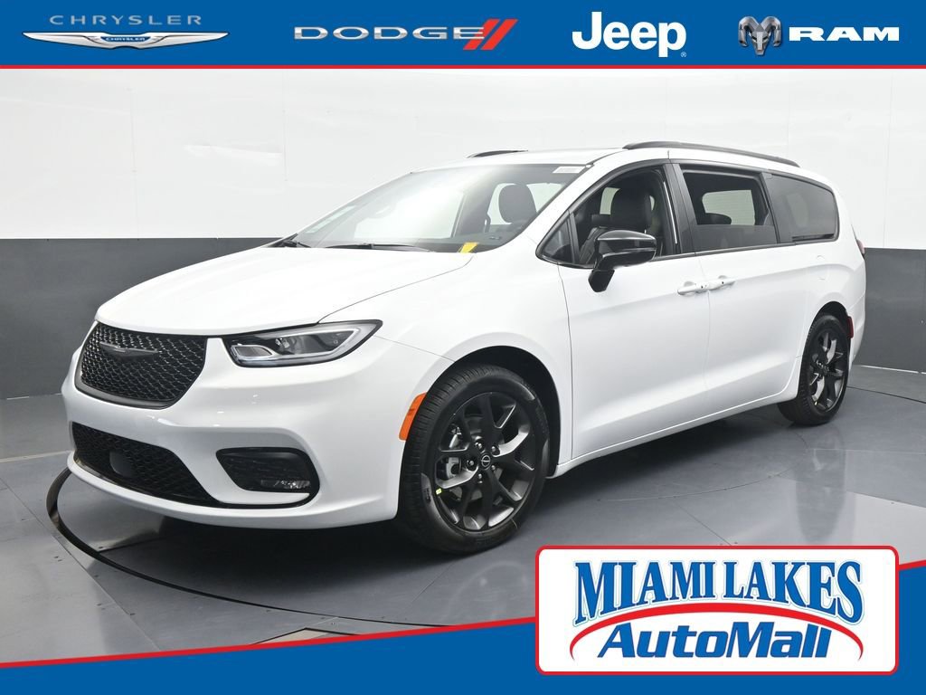 New 2026 Chrysler Pacifica Limited w/ S Appearance Package image 1