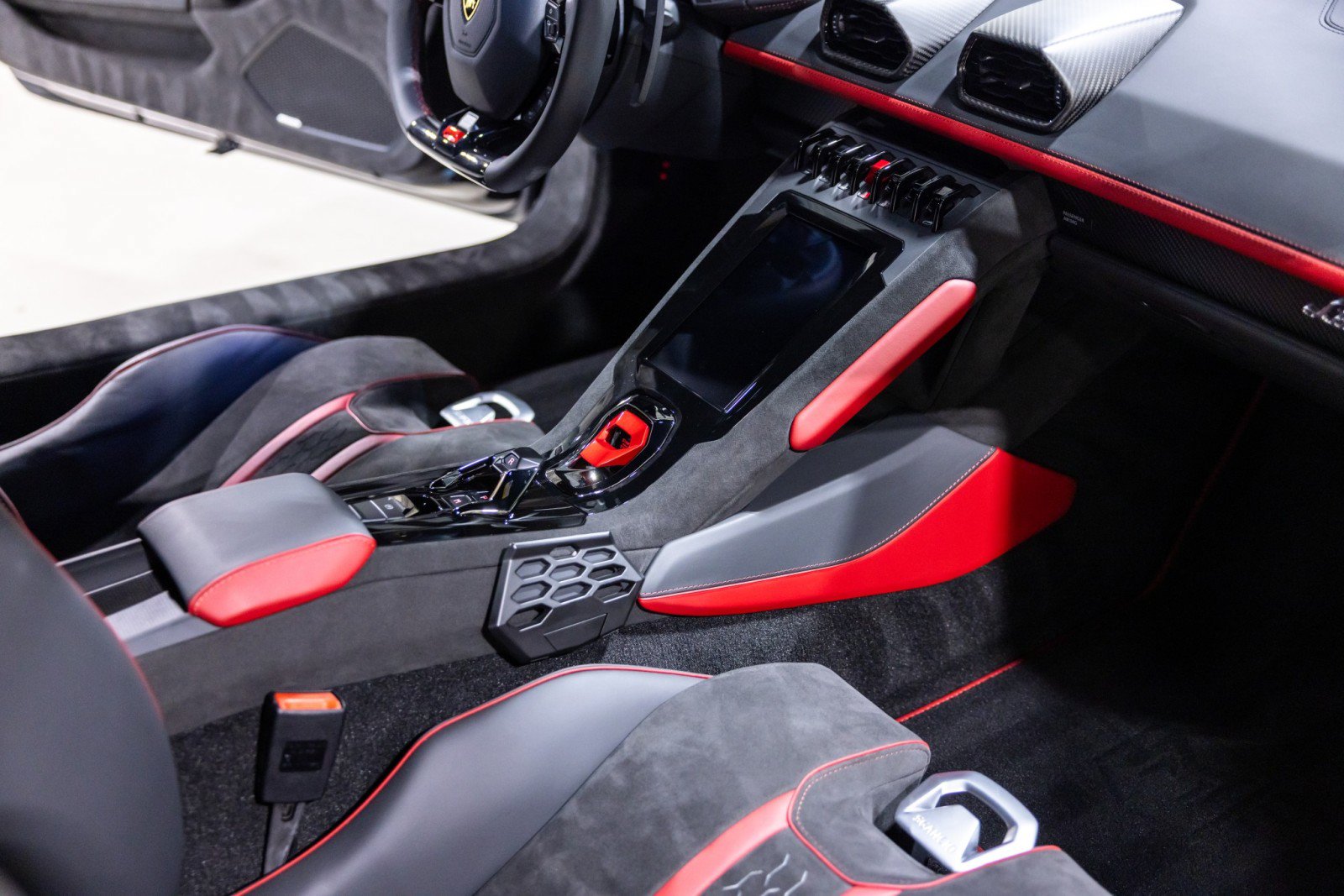 Used 2024 Lamborghini Huracan Tecnica RWD image 35