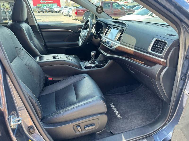 Used 2015 Toyota Highlander Limited image 9
