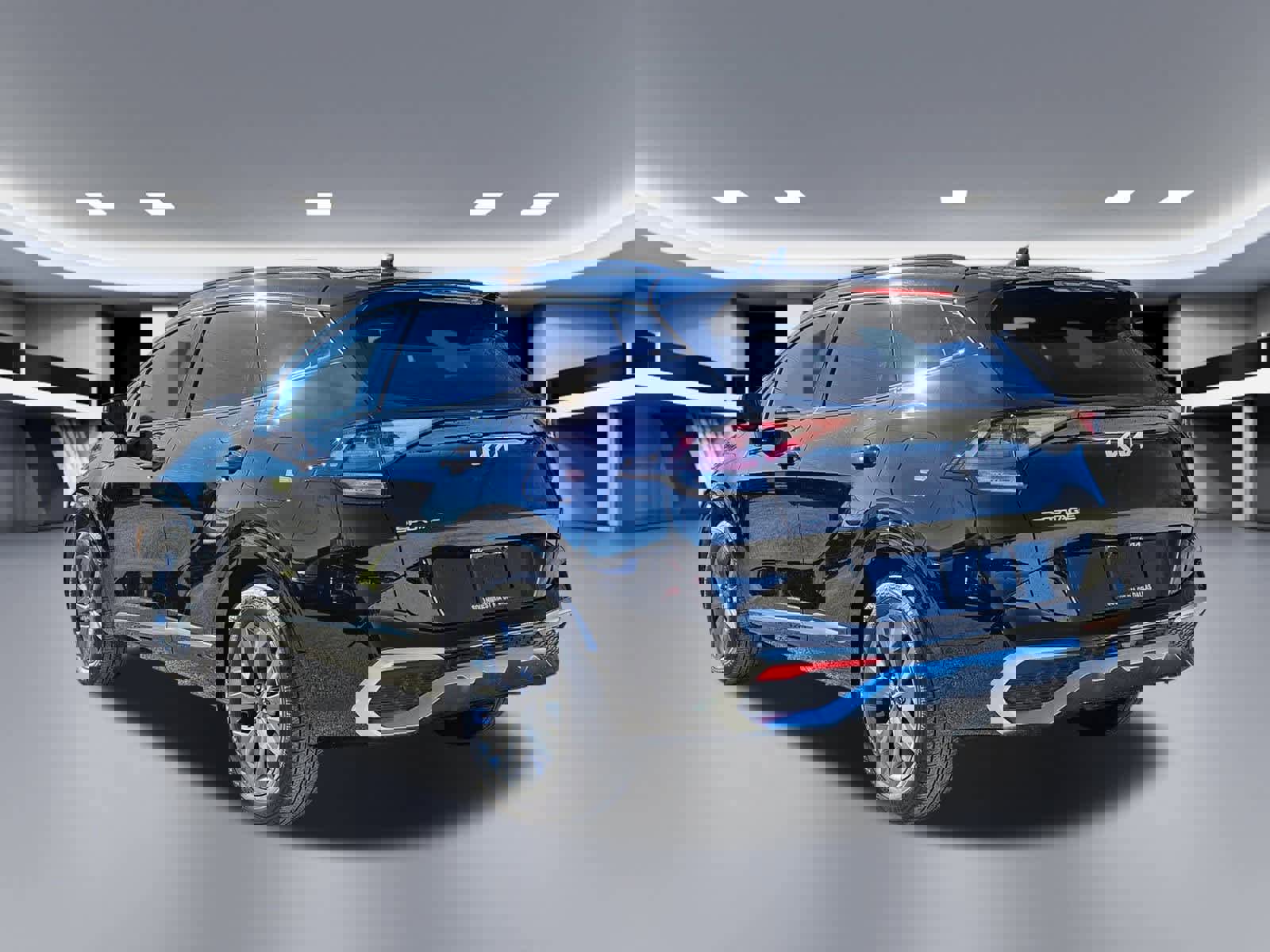 Used 2025 Kia Sportage SX image 3